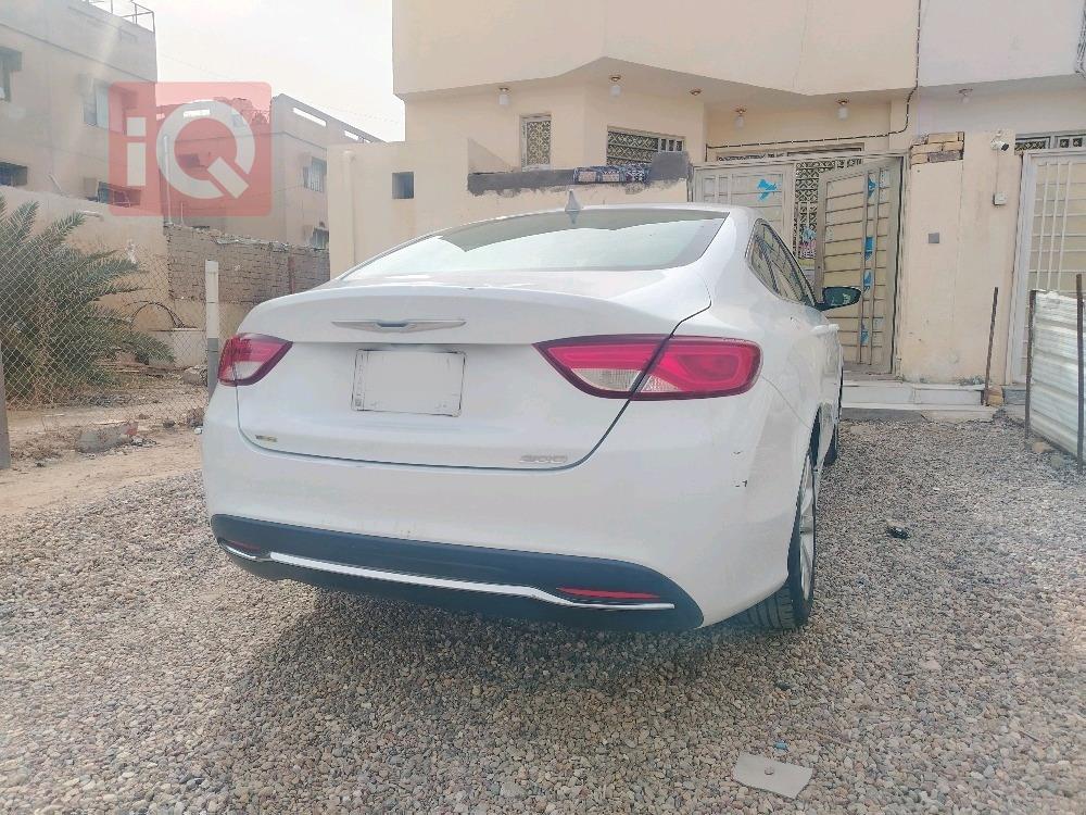 کرایسلەر 200